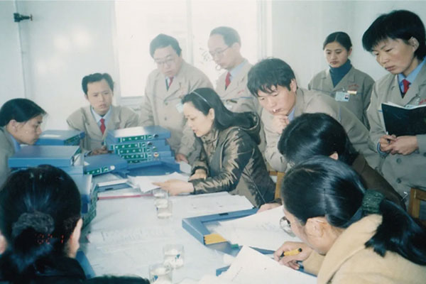 2002����ŷ��ABG����ҹ��ս�ﱸGMP��֤