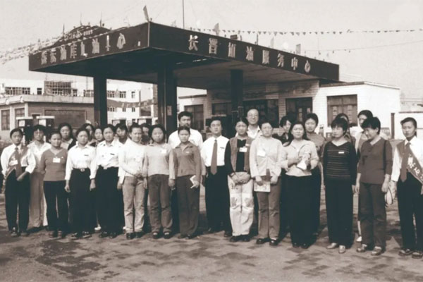 ŷ��ABG��һ������վ�����������ͷ�����������Ա��